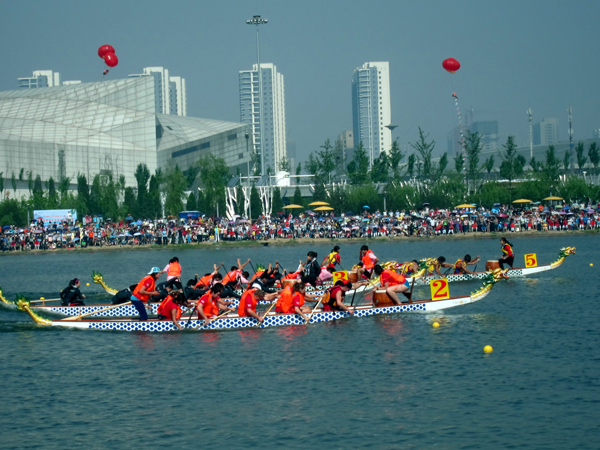 第四届世界大学生龙舟锦标赛在太原举行